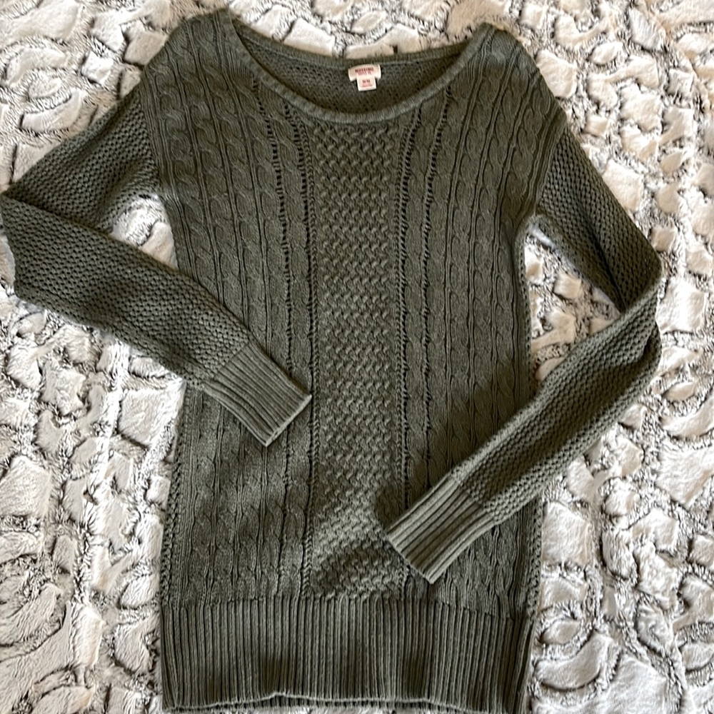 Mossimo Womens Olive Sweater